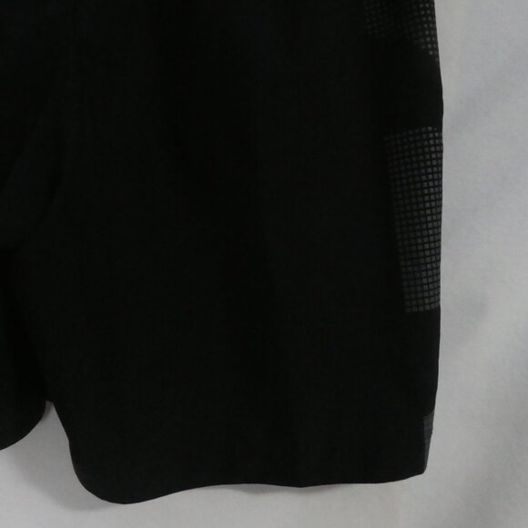 UNDER ARMOUR | medium | Loose Fit | Heat Gear | Black Exercise Shorts - Picture 16 of 16